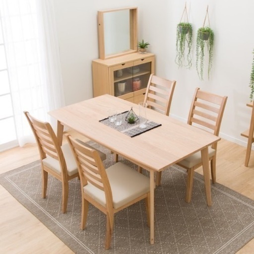 ダイニングテーブル　ダイニングチェア