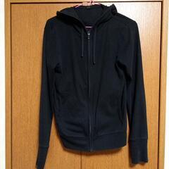UNIQLO　薄手のパーカー　Ｌサイズ