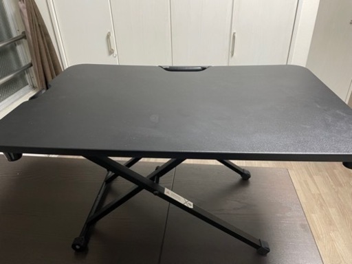 スタンディングデスク卓上 無段階 高さ調整デスク 昇降式 小型 持ち運び 折りたたみテーブル 無 段階座位⽴位両⽤オフィスワ ークテーブル 組み立て不要