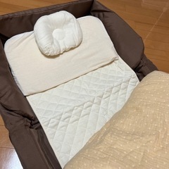 ファルスカ  ポータブル折りたたみベビーベッド　の画像