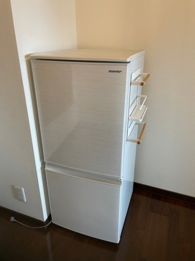 シャープ　冷凍冷蔵庫　137L中古美品