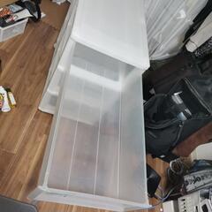 キャスター付き3段チェストの画像