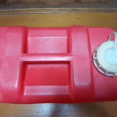 中古灯油ポリタンク三つセット売りますの画像