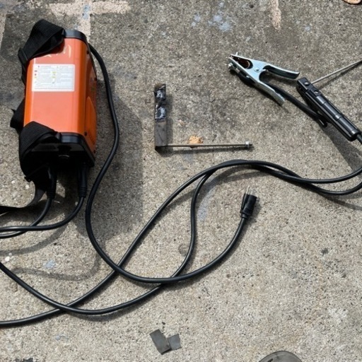 決まりました。　100V 溶接機　溶接棒１０本付き