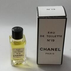 CHANEL No.19  EAU DE TOILETTE