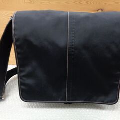 COACH コーチ　ショルダーバッグ/メッセンジャーバッグ/ナイ...