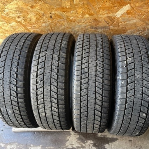 バリ山　BRIDGESTONE ブリヂストン　ブリジストン　DM-V3 225/65R17 スタッドレス タイヤ　2020年製　17インチ