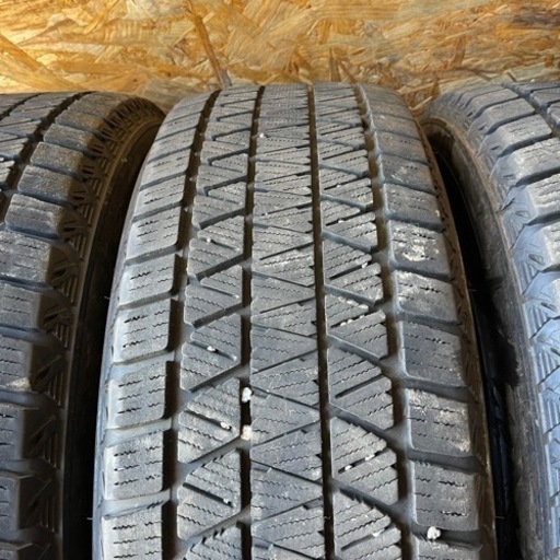 バリ山　BRIDGESTONE ブリヂストン　ブリジストン　DM-V3 225/65R17 スタッドレス タイヤ　2020年製　17イ
