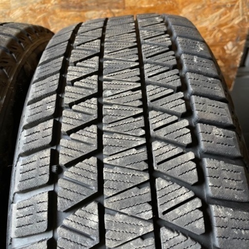 バリ山　BRIDGESTONE ブリヂストン　ブリジストン　DM-V3 225/60R18 スタッドレス タイヤ　2019年2本　20