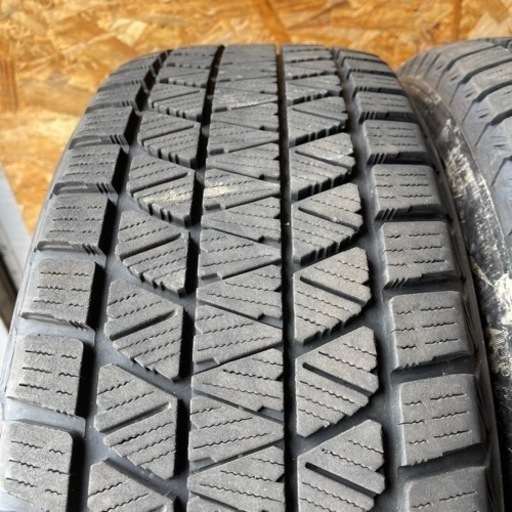 バリ山　BRIDGESTONE ブリヂストン　ブリジストン　DM-V3 225/60R18 スタッドレス タイヤ　2019年2本　20