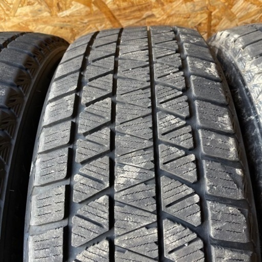 バリ山　BRIDGESTONE ブリヂストン　ブリジストン　DM-V3 225/60R18 スタッドレス タイヤ　2020年製　18イ