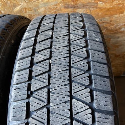バリ山　BRIDGESTONE ブリヂストン　ブリジストン　DM-V3 225/60R18 スタッドレス タイヤ　2020年製　18イ