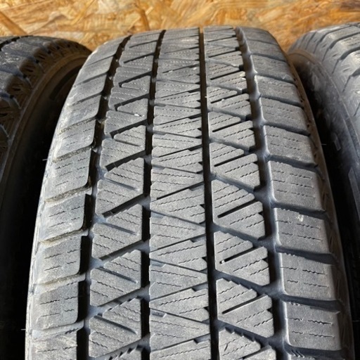バリ山　BRIDGESTONE ブリヂストン　ブリジストン　DM-V3 225/60R18 スタッドレス タイヤ　2020年製　18イ
