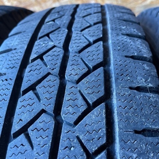 BRIDGESTONE ブリヂストン　ブリジストン　VL1 195/80R15 107/105L LT スタッドレス タイヤ　2019年製2本　2020年製2本　15インチ