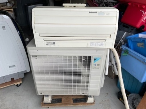 値下げ⭐︎DAIKIN  5.6kwエアコン　AN56URP-W 2017年製