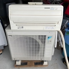 値下げ⭐︎DAIKIN  5.6kwエアコン　AN56URP-W 2017年製