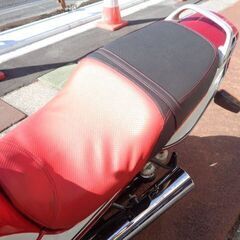 NO.4490　ＣＢ７５０　ＲＣ４２　空冷４サイクルＤＯＨＣ１６バルブ４気筒７５０ｃｃ　ビキニカウル付き　レッド＆ホワイト　☆彡の画像