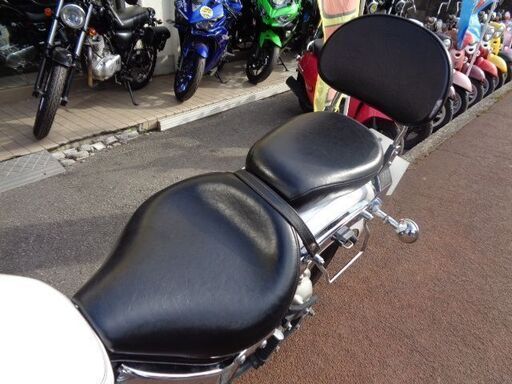 NO.4495　ドラッグスター４００クラシック (DRAGSTAR)　空冷４サイクルＶツインエンジン　ホワイト　　☆彡