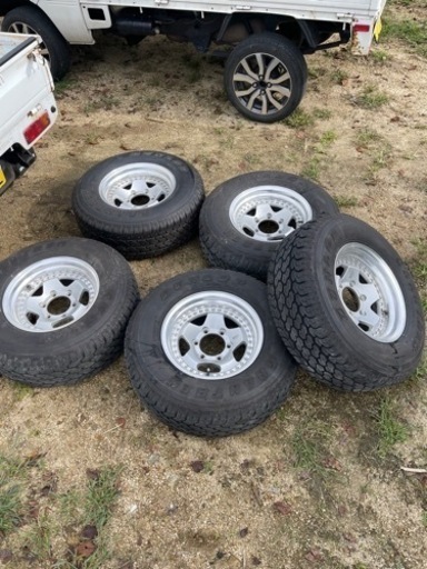 PCD139.7 6穴 ホイール BERG 8J 15インチ 255/70r15 タイヤまだまだ使えます 送料着払い PCD139.7 6穴 ホイール BERG 8J 15インチ 255/70r15 タイヤまだまだ