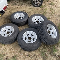PCD139.7 6穴 ホイール BERG 8J 15インチ 255/70r15 タイヤまだまだ使えます 送料着払いの画像
