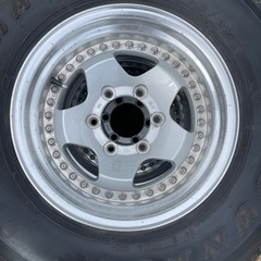 PCD139.7 6穴 ホイール BERG 8J 15インチ 255/70r15 タイヤまだまだ使えます 送料着払いの画像