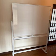 無料で譲ります【ホワイトボード自立型】の画像