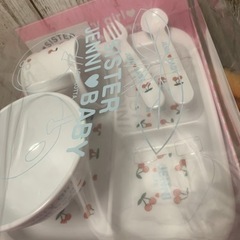 ☆土日引き取り限定値下げ断捨離早い者勝ち☆新品　定価3,800円JENNI BABY 食器セット　出産祝い　の画像