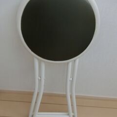 0円：折り畳み丸椅子 中古 ニトリ