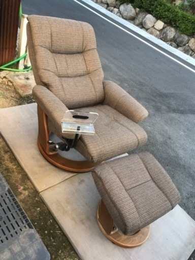 【売り切れました】【ニトリ】パーソナルチェア　ラルフ　オットマン付き　リクライニング機能付き