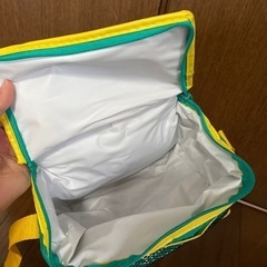 保冷バッグ緑の画像