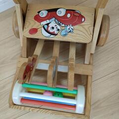 カタカタ　歩行器　歩く練習　赤ちゃんの画像