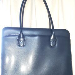 自立する就活バッグの画像