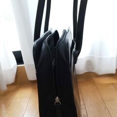 自立する就活バッグの画像