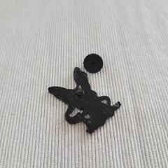 海外製 Pokémon ニンフィア ピンバッチの画像