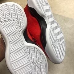未使用品　adidas キッズ　バスケットシューズ　22.5の画像