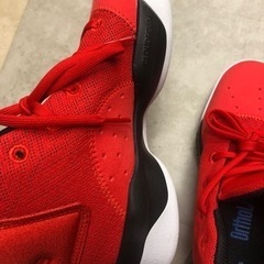 未使用品　adidas キッズ　バスケットシューズ　22.5の画像