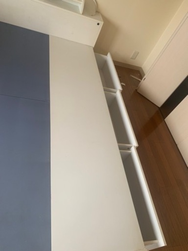 引き出し付きダブルベッド