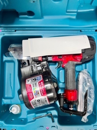 高圧エア釘打　AN935H  赤　makita 