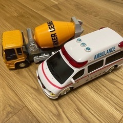 はたらくクルマ　救急車🚗男の子おもちゃ