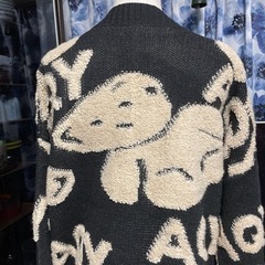 こちらは何でも合います、おすすめ致します🦋白のワンちゃんをモチーフ新品ジャケットカーディガンの画像