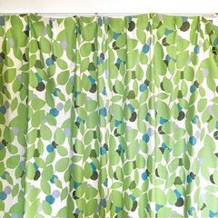 【ニトリ ドレープカーテン（タッセル付き）】の画像