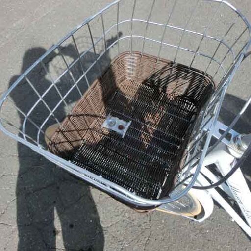 26インチ 自転車 ママチャリ 6段切替 カゴ付き シティサイクル A17AA98326 ホワイト 白 6段変速 札幌 西野店
