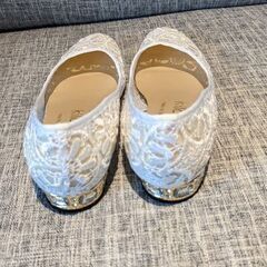 パンプス　ビジューヒール ヒール2センチ 22.5cm ホワイト 白 ローヒールの画像