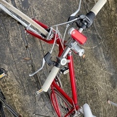 【お問い合わせ残りわずか】お早目にメッセージ下さいませ！　自転車　クロスバイク　赤　の画像