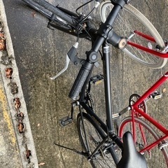 【お問い合わせ残りわずか】お早目にメッセージ下さいませ！　自転車　クロスバイク　赤　の画像