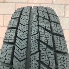 スタッドレスタイヤ　ホイールセット　ほぼ新品　13インチの画像