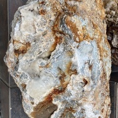 金鉱石(水晶クラスター入り)価格応談致します。の画像