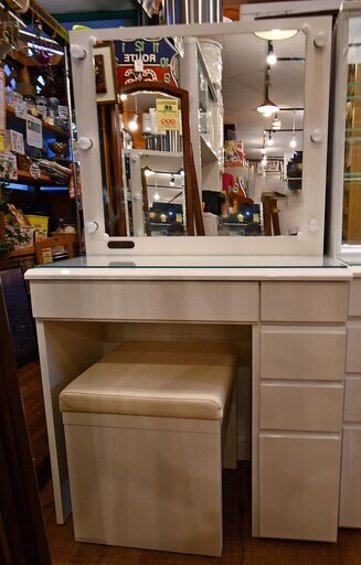 ★2021年購入(^_-)★LEDライト付き　楽屋ドレッサー　中古品★女優ドレッサー★相模原　横浜　神奈川★近郊格安配送可★