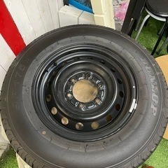 ハイエース新車外し　更に値下げします。純正タイヤホイル付き　4本　引き取り限定