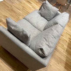 ニトリ2人掛けソファーの画像